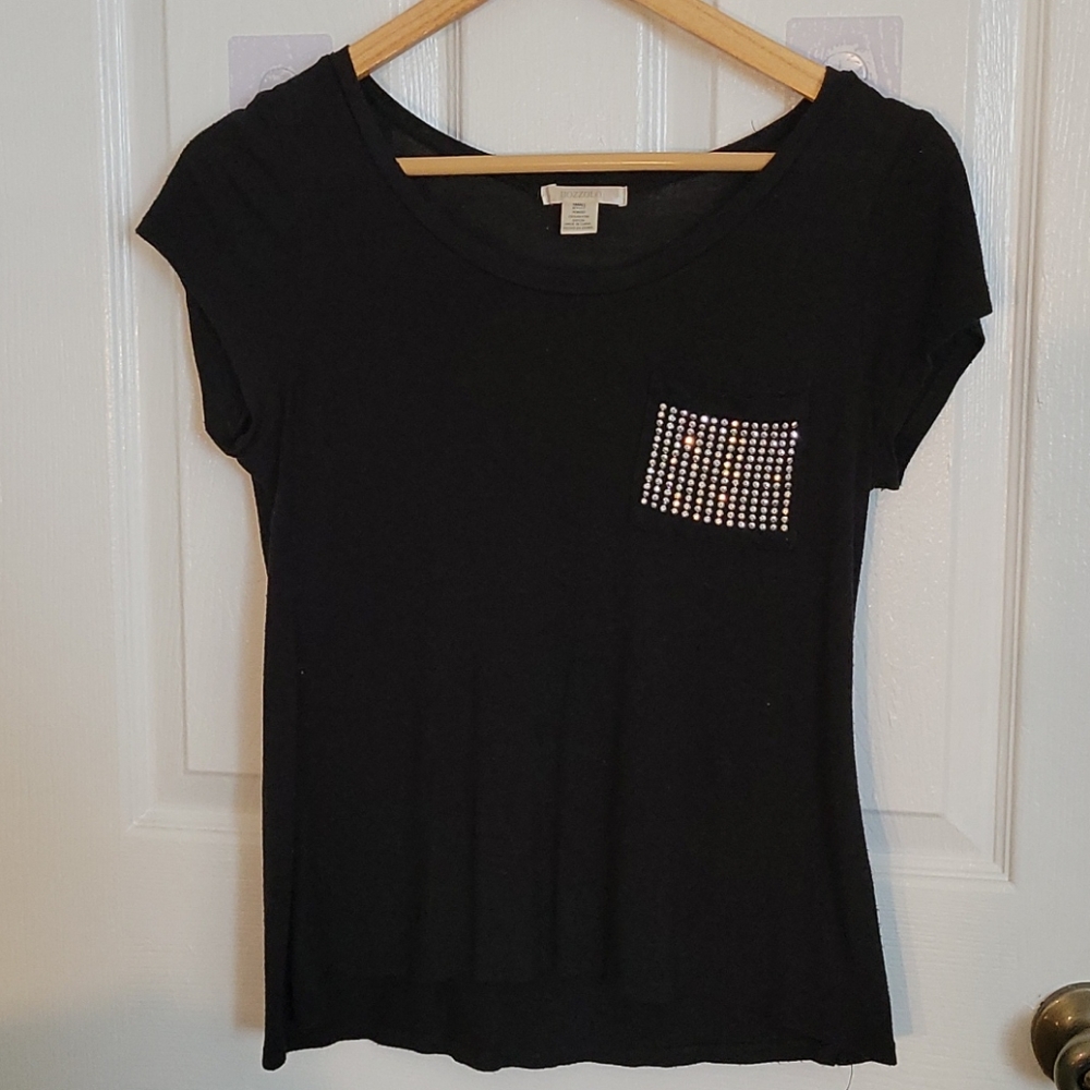 4/$25 small Black top with rhinestone pocket